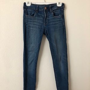 Medium Wash Medium Rise American Eagle Jean 6R